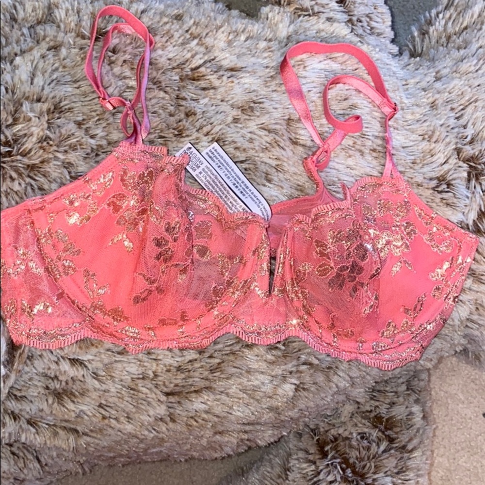VS Bra.